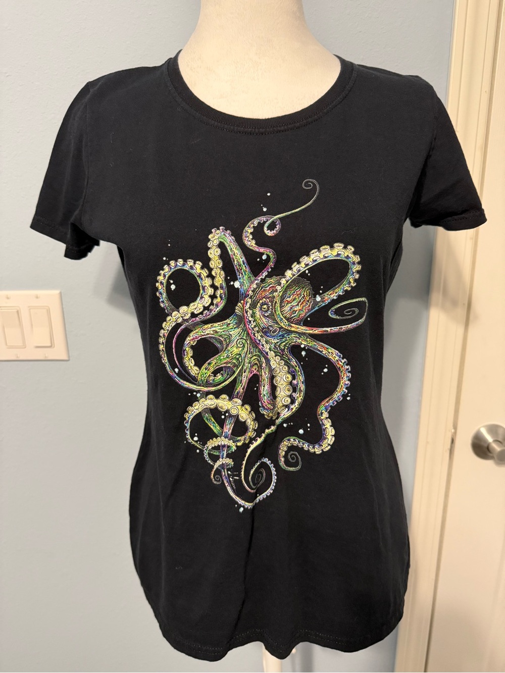 Fruit of the Loom Black Women’s Octopus Graphic Tee